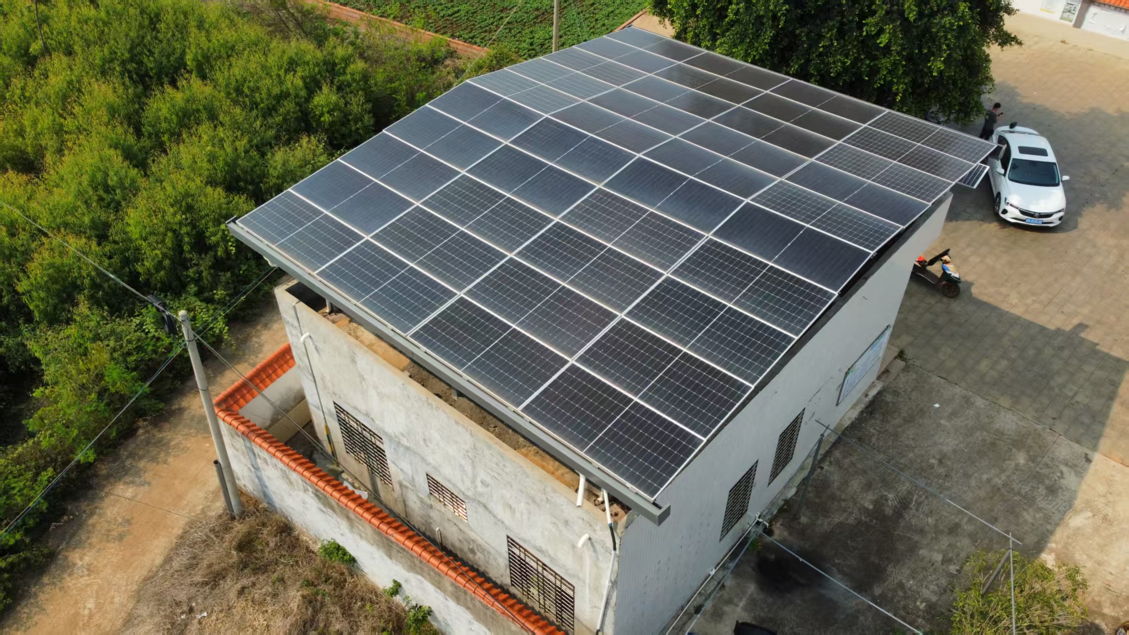 N-Type HJT 700W Solar Panel