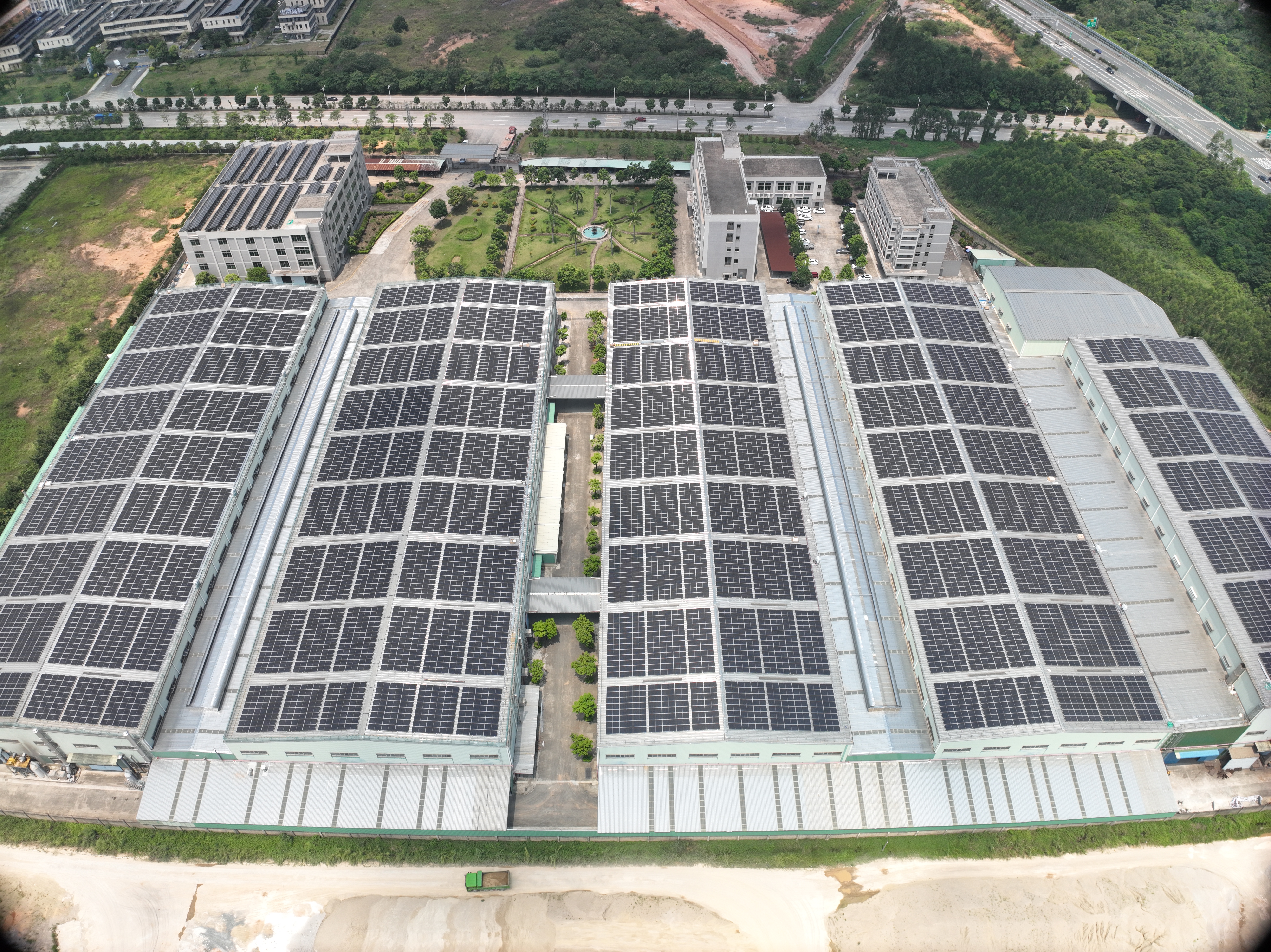 Bifacial Double Glass 660W for Solar Farm